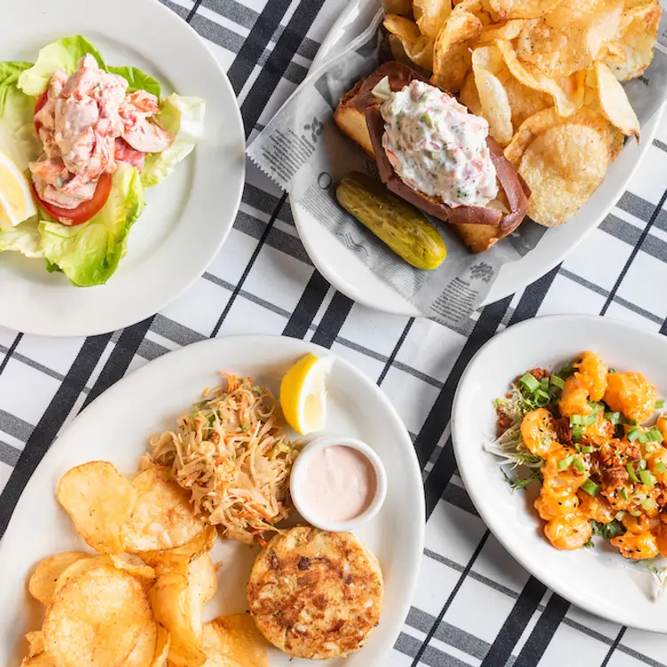Lunch items - Hugo's Frog Bar & Fish House - Naperville, Naperville, IL