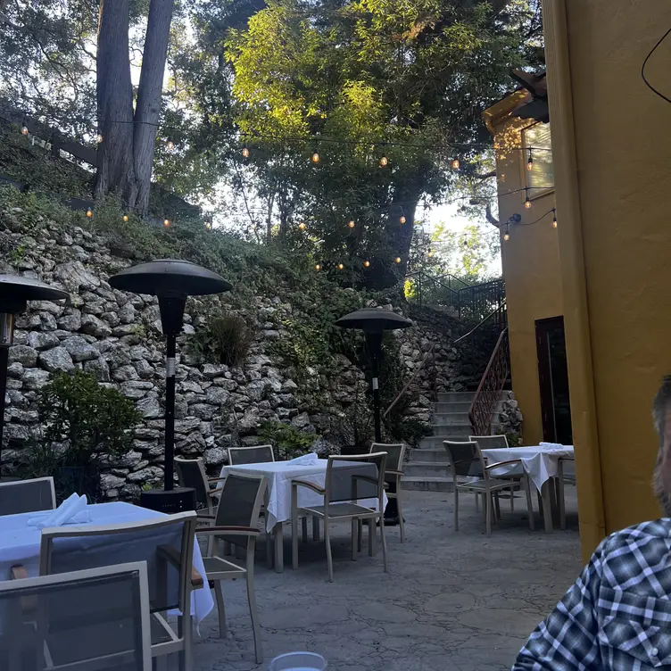 Gardens of Avila Restaurant，CASan Luis Obispo