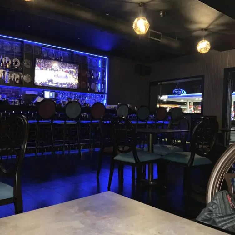 Bar Biz Restaurant & Lounge, Elmont, NY