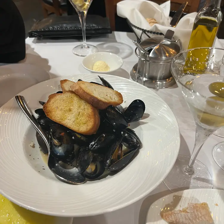 Roberto's Ristorante & Pizzeria Restaurant Elmhurst, IL OpenTable