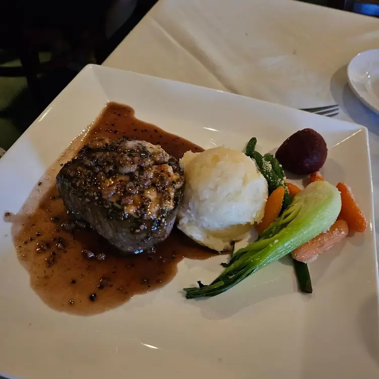 Massimo's Eclectic Fine Dining, Palm Harbor, FL