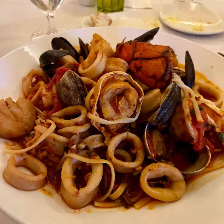 Roberto's Ristorante & Pizzeria Restaurant - Elmhurst, , IL | OpenTable