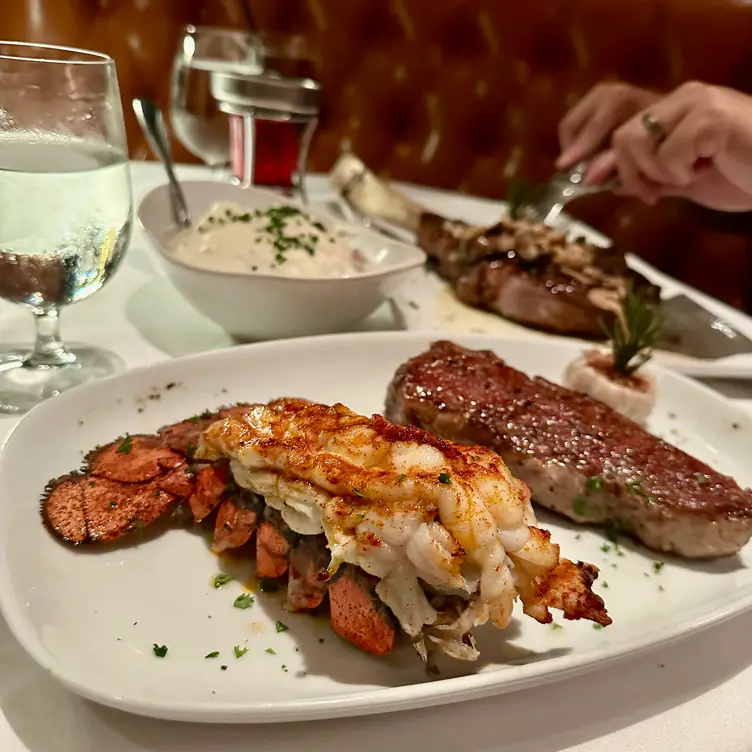 Restaurante Larsen's Steakhouse Valencia Valencia, , CA OpenTable