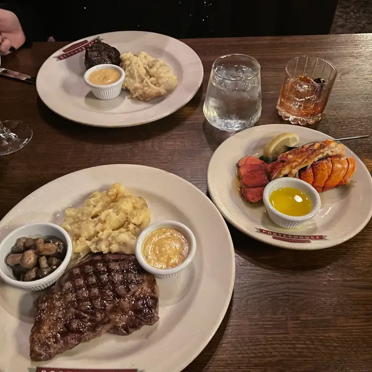 Porterhouse Steak and Seafood - Lakeville, Lakeville, MN