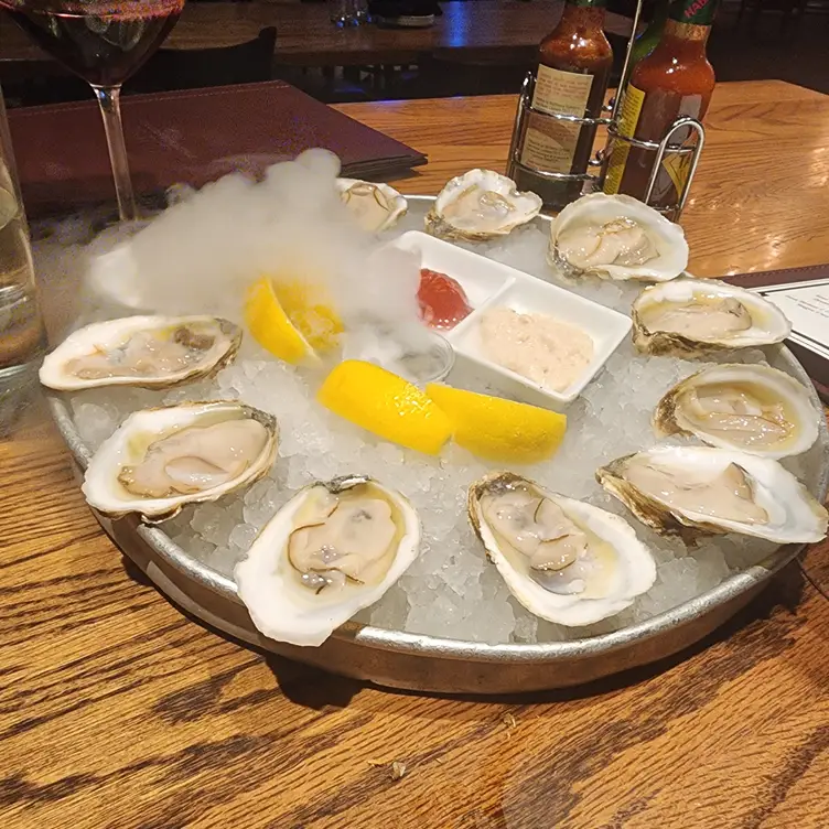 Von's Steakhouse & Oyster Bar，ABEdmonton