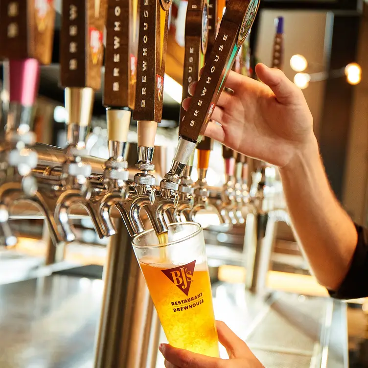 BJ's Restaurant & Brewhouse - Millenia Mall