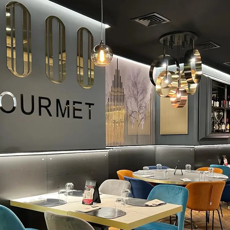 1000 Gourmet, Naples, CM