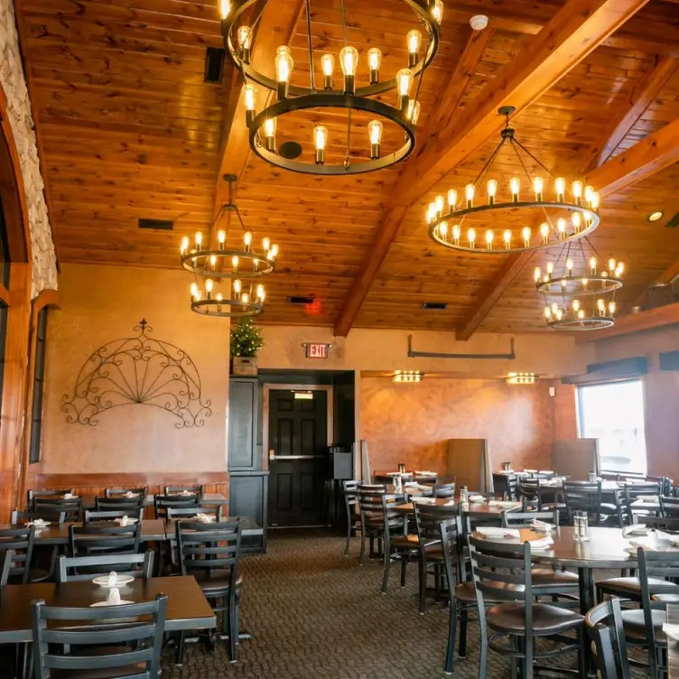 \ - Fireside Grille IL Sugar Grove