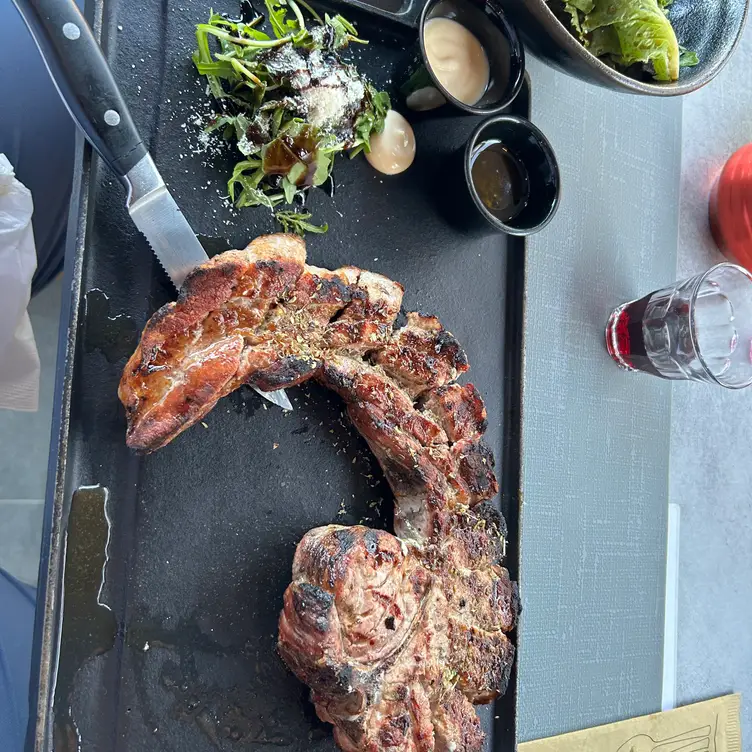 Rare Meat Restaurant, Thira, Fyra Cyclades