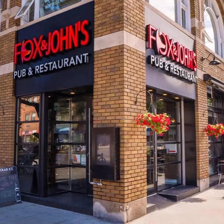 Fox and John's Pub & Restaurant, Toronto, ON