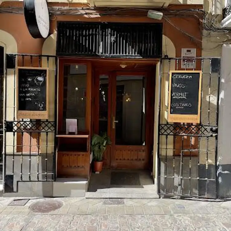 Bodega Los Tintos, Granada, AN