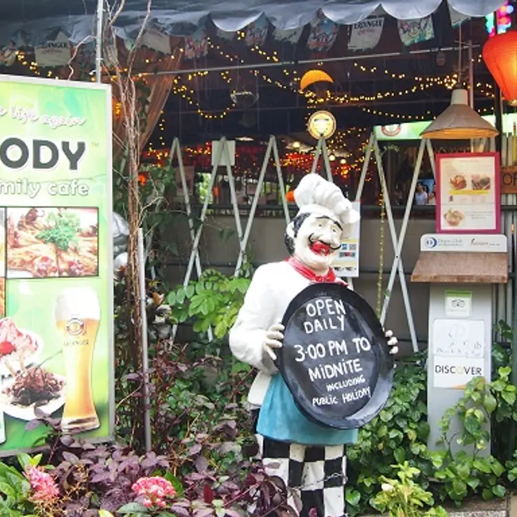 Woody Family Cafe, Singapore, 