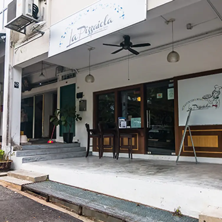 La Pizzaiola - Teacher's Estate (Kalidasa), Singapore, 