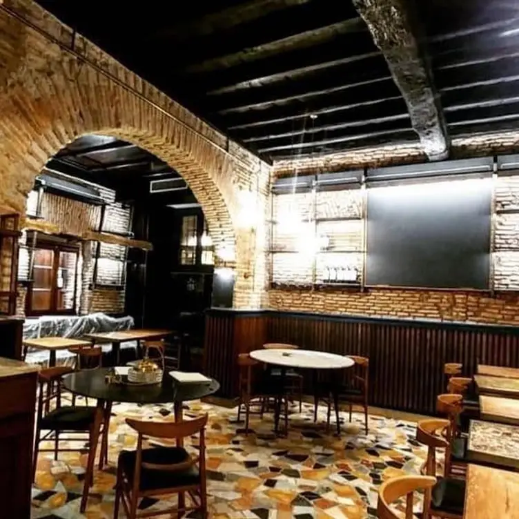 Santovino, Rome, LA