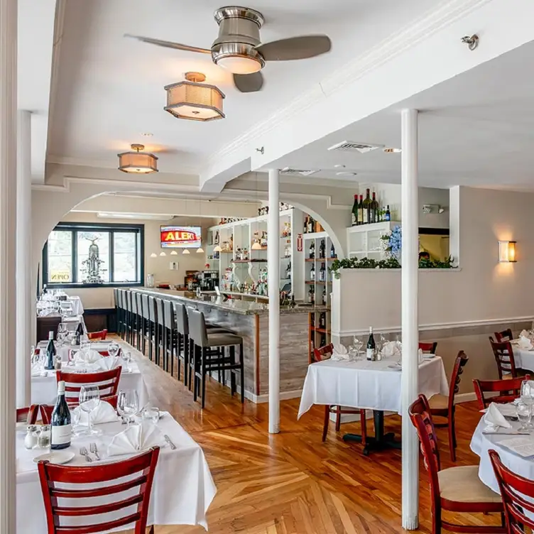 Tartufo Restaurant，MANewton Center