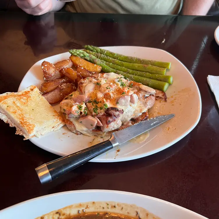 The Rouxpour Restaurant & Bar - Baybrook��，TXFriendswood