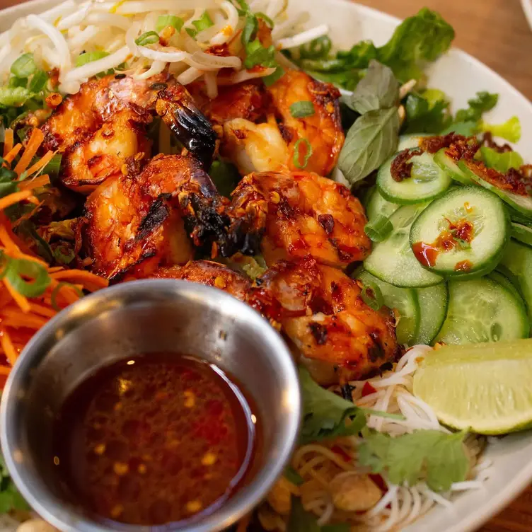 Shrimp Noodle Bowl - The Garden by Tannery Bend Beerworks，CANapa