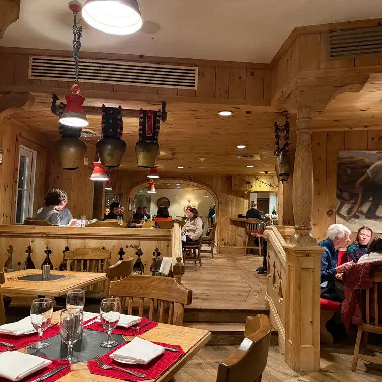 Swiss Chalet，COVail