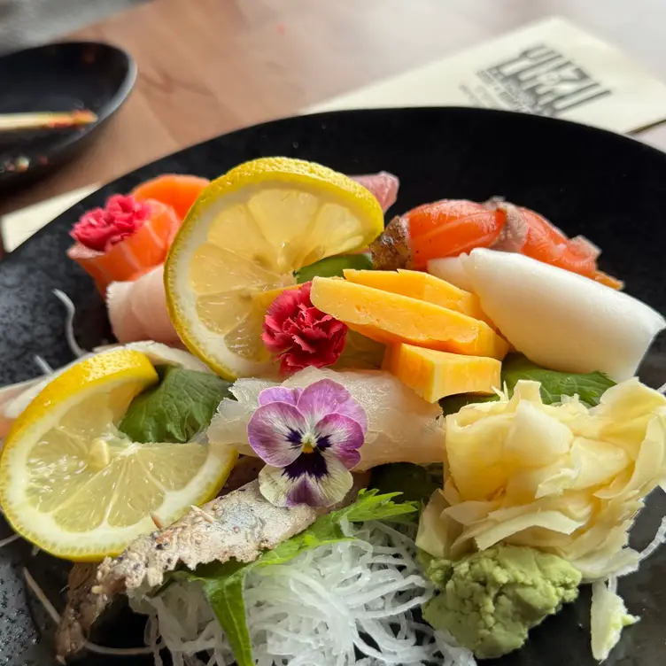 Yuzu Sushi & Robata Grill, Chicago, IL