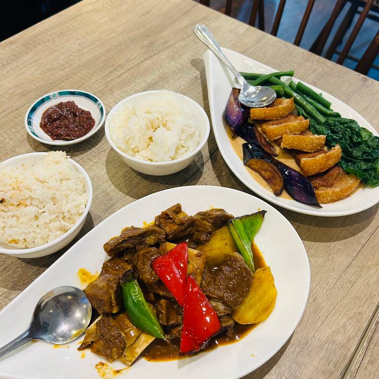 Casa Manila Danforth Updated 2025, Filipino Restaurant in