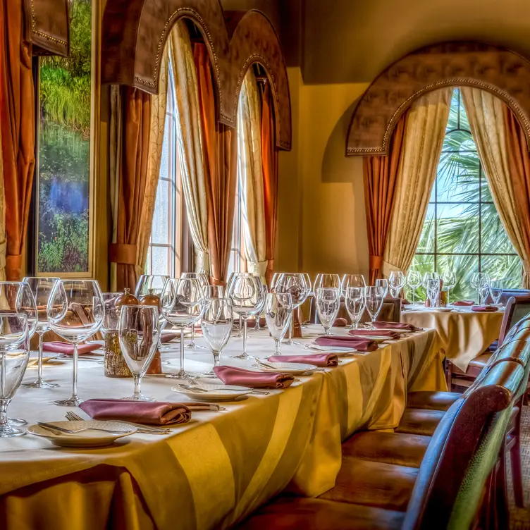 Large Party Dining - A Land Remembered at Rosen Shingle Creek, Orlando, FL