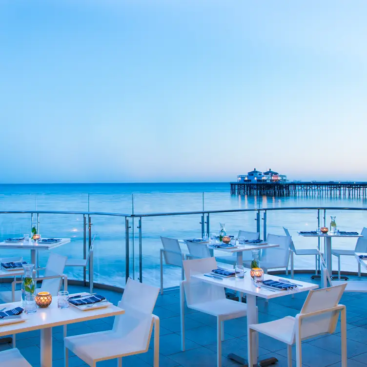 Carbon Beach Club Restaurant (The Dining Room) @ Malibu Beach Inn, Malibu, CA