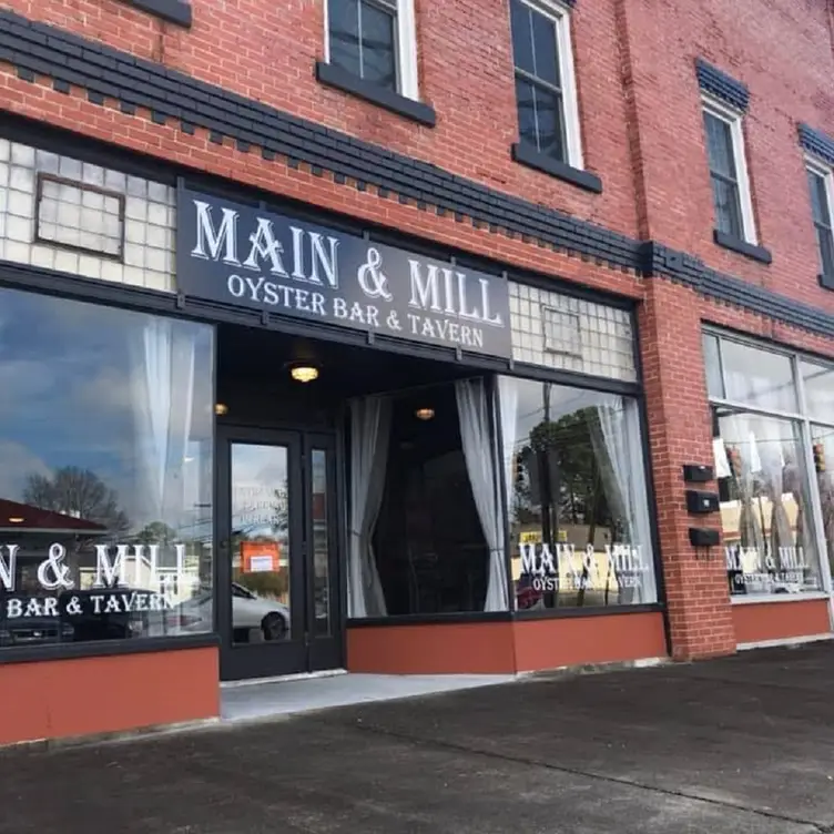 Main & Mill Oyster Bar & Tavern，NCWinterville