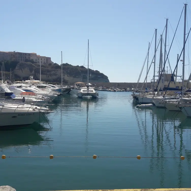 3Nodi，Tropea Vibo ValentiaVescovado