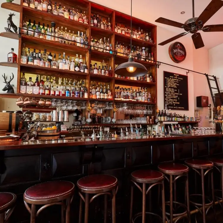 White Oaks Saloon Bar & Dining, Prahran, AU-VIC