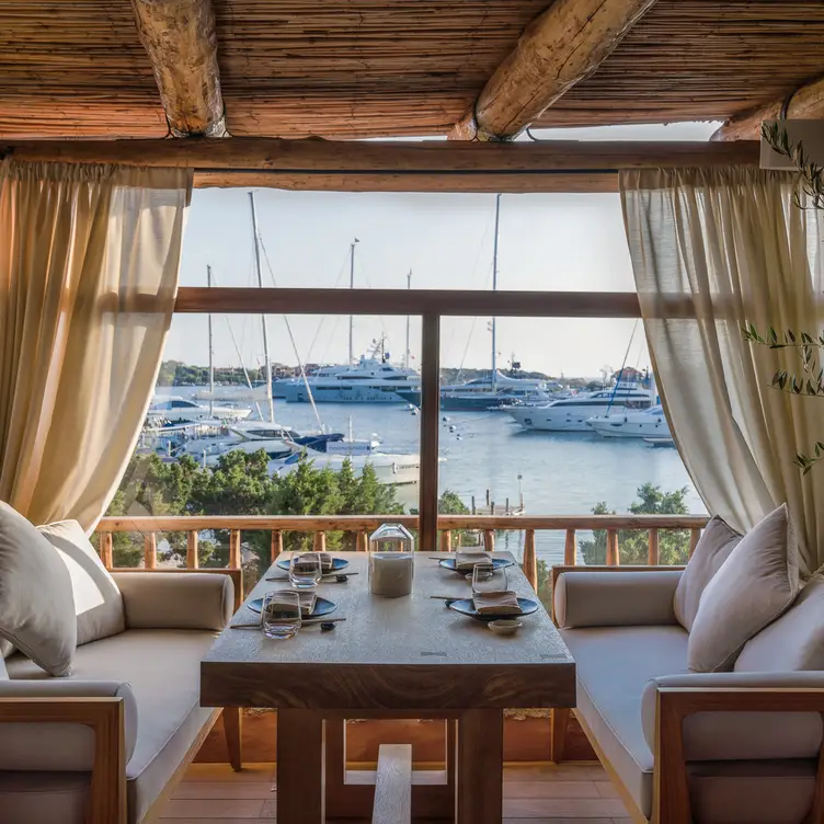 Novikov Porto Cervo, Porto Cervo, Sassari