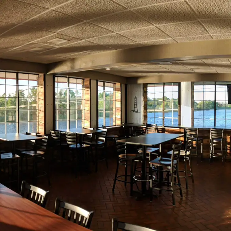 Thunder Bay River Bar & Grill��，MIAlpena