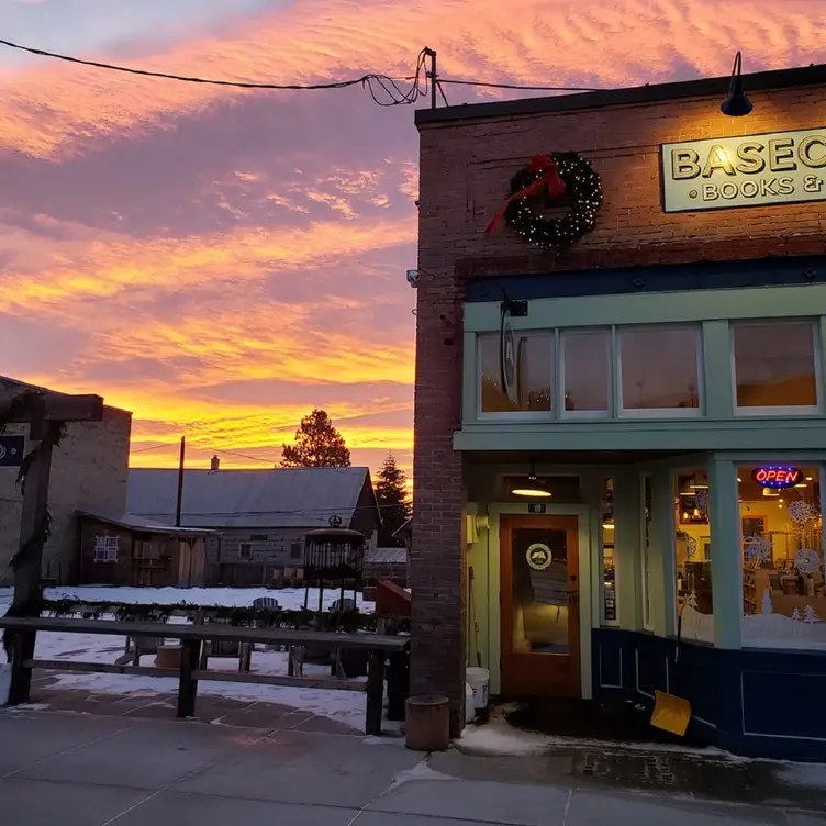 Basecamp Books and Bites, Roslyn, WA