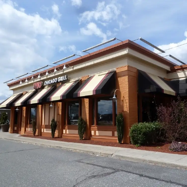 Uno Pizzeria & Grill - Springfield - Boston Road, Springfield, MA