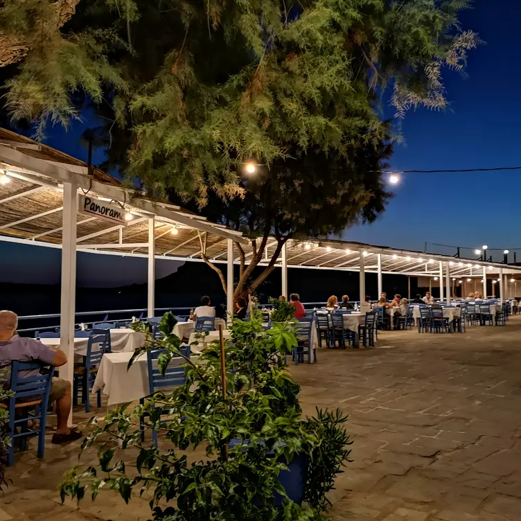 Kapetanios Tavern - Restaurant in Nostimo