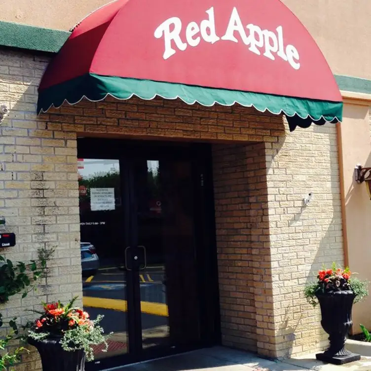 Anna's Red Apple, Palatine, IL