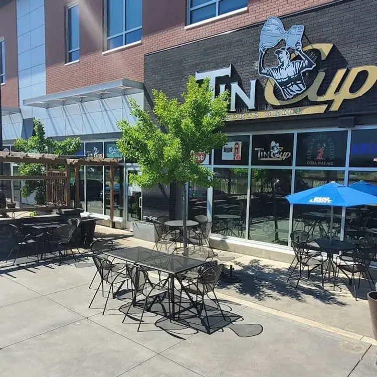 Tin Cup Sports Grill - Oakville, Oakville, ON