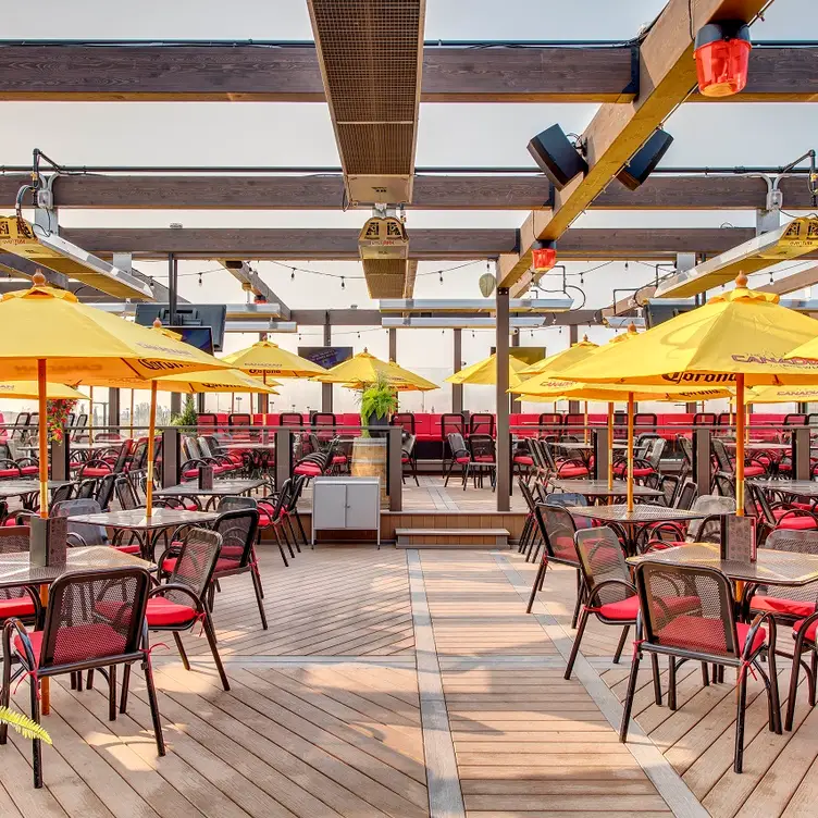 The Canadian Brewhouse - Edmonton - Ellerslie 18+