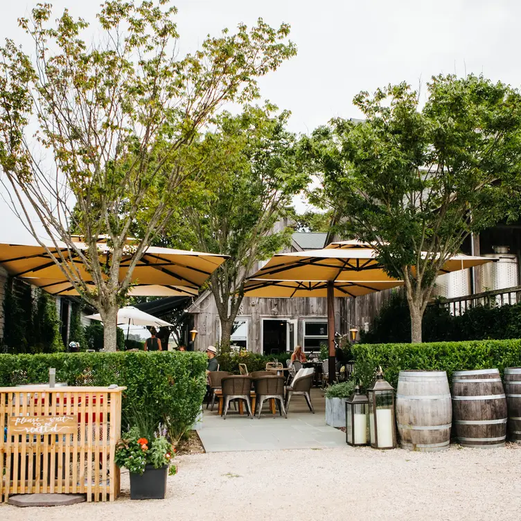 Rose Hill Tasting Room, Mattituck, NY