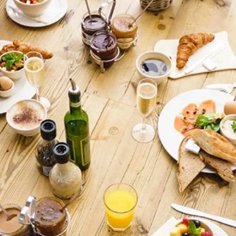 Le Pain Quotidien - Carnegie Hill, New York, NY
