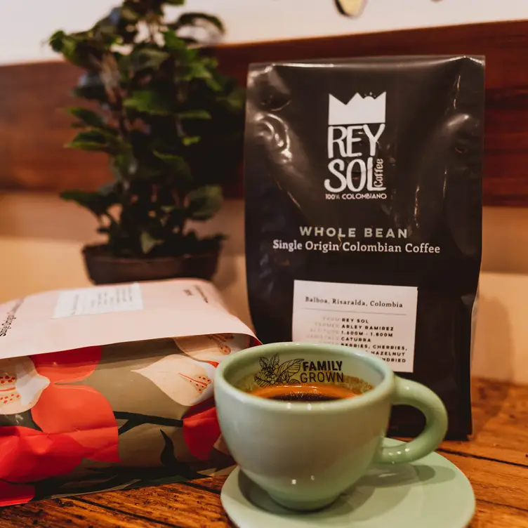 Rey Sol Coffee, Ridgewood, NJ