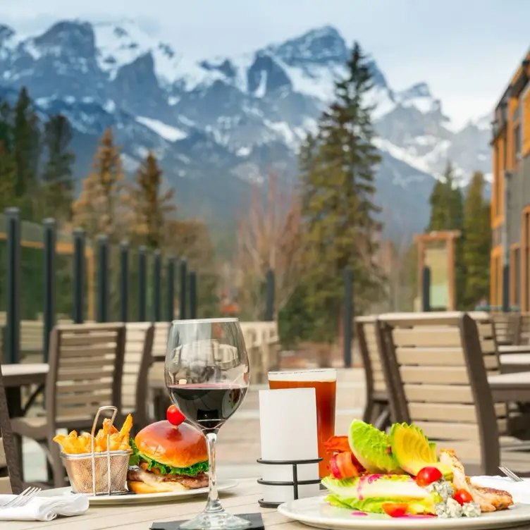 The Stirling Dining Room and Lounge, Canmore, AB