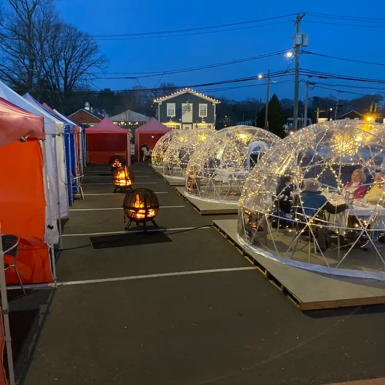 Rizzuto's Igloo Dining, Westport, CT