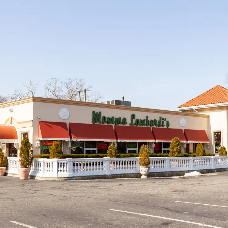 Mamma Lombardi's, Holbrook, NY