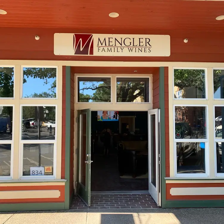 Mengler Family Wines Tasting Lounge - Mengler Family Wines CA Windsor