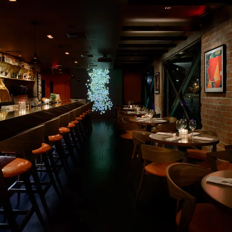 An intimate bar located in the heart of Brentwood. - Bar Toscana, Los Angeles, CA