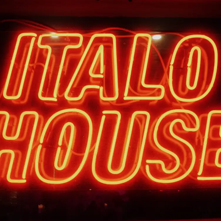 Italo House AU-NSW Bondi Beach