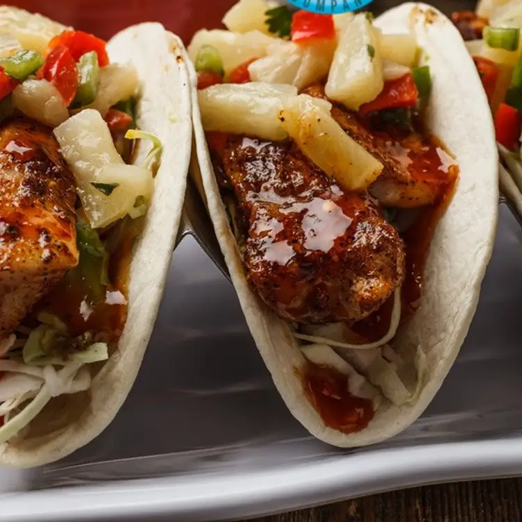 Island Wing Company Kissimmee Restaurant Kissimmee, FL Book on