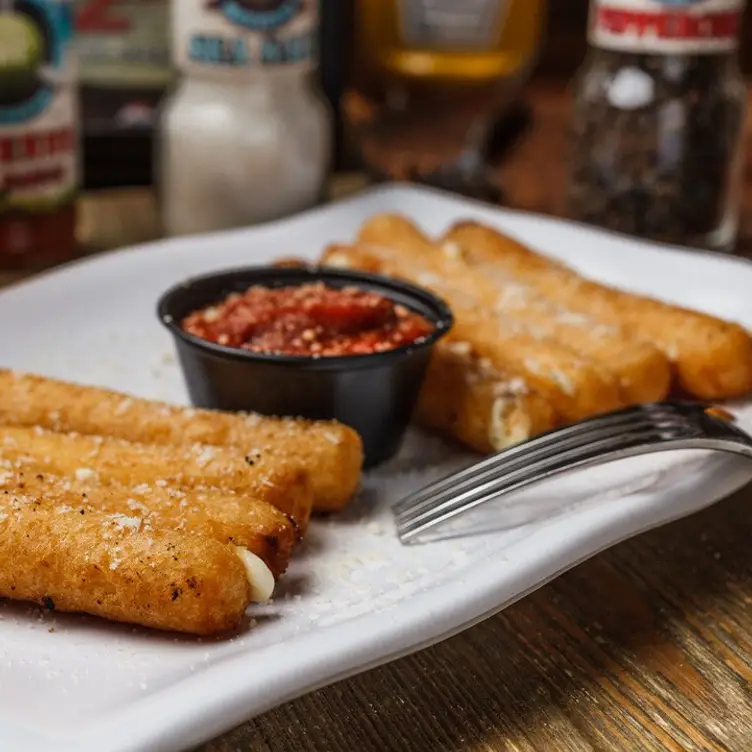 Island Wing Company Kissimmee Restaurant Kissimmee, FL Book on