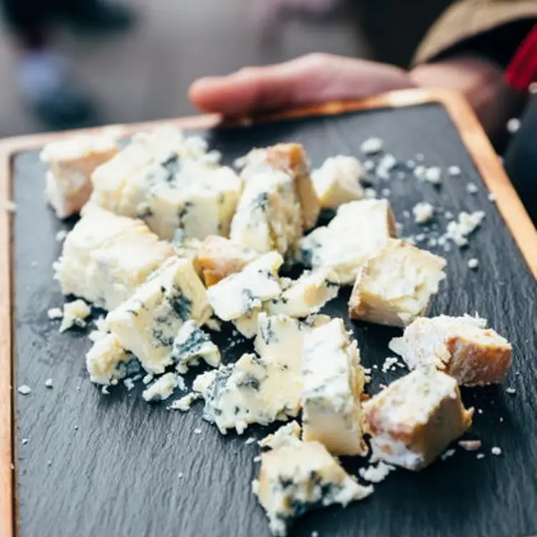 The London Cheese Crawl - Food Tour London Green Park