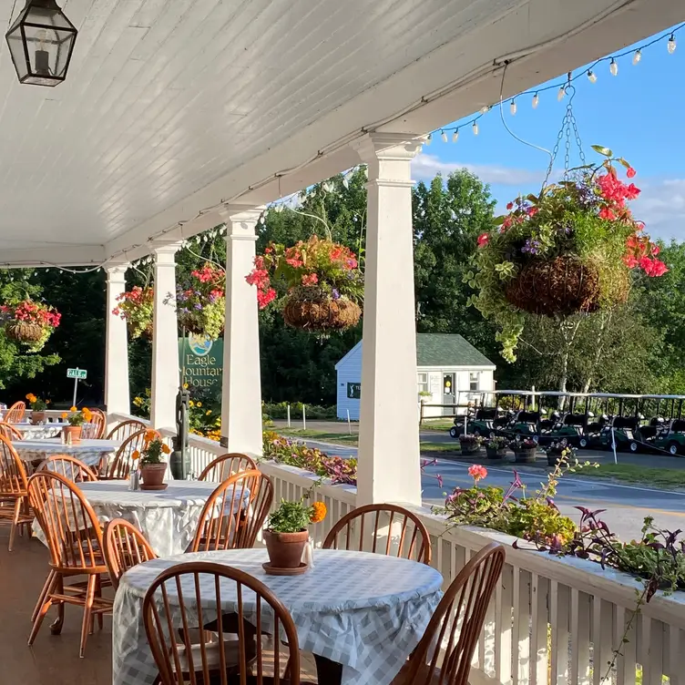 Veranda Dining - Eagle Landing, Jackson, NH